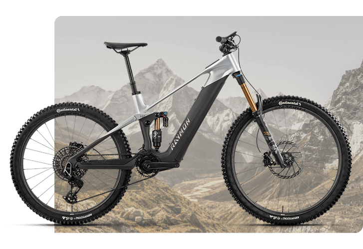 <h2>Feel the Fusion.</h2>
<h2>Ride the Revolution.</h2>
<br />Geboren aus purer Leidenschaft und revolution&auml;rer Technologie - mit dem Tarok g&ouml;nnst du dir maximalen Trail-Genuss. Erlebe die Trails so intensiv wie noch nie: 160mm Federweg, Carbon Rahmen, Mullet-Wheels und eine abfahrtsorientierte Geometrie r&uuml;sten dich perfekt aus, um jeden Trail zu dominieren.<br /><br />Weltneuheit: Das neuste ZF-System mit einem maximalen Drehmoment von 90NM bei ganzen 600W! Der Antrieb verst&auml;rkt deine Power und l&auml;sst dich mit bis zu 756Wh Akku-Kapazit&auml;t noch mehr Trails pro Ride fahren.